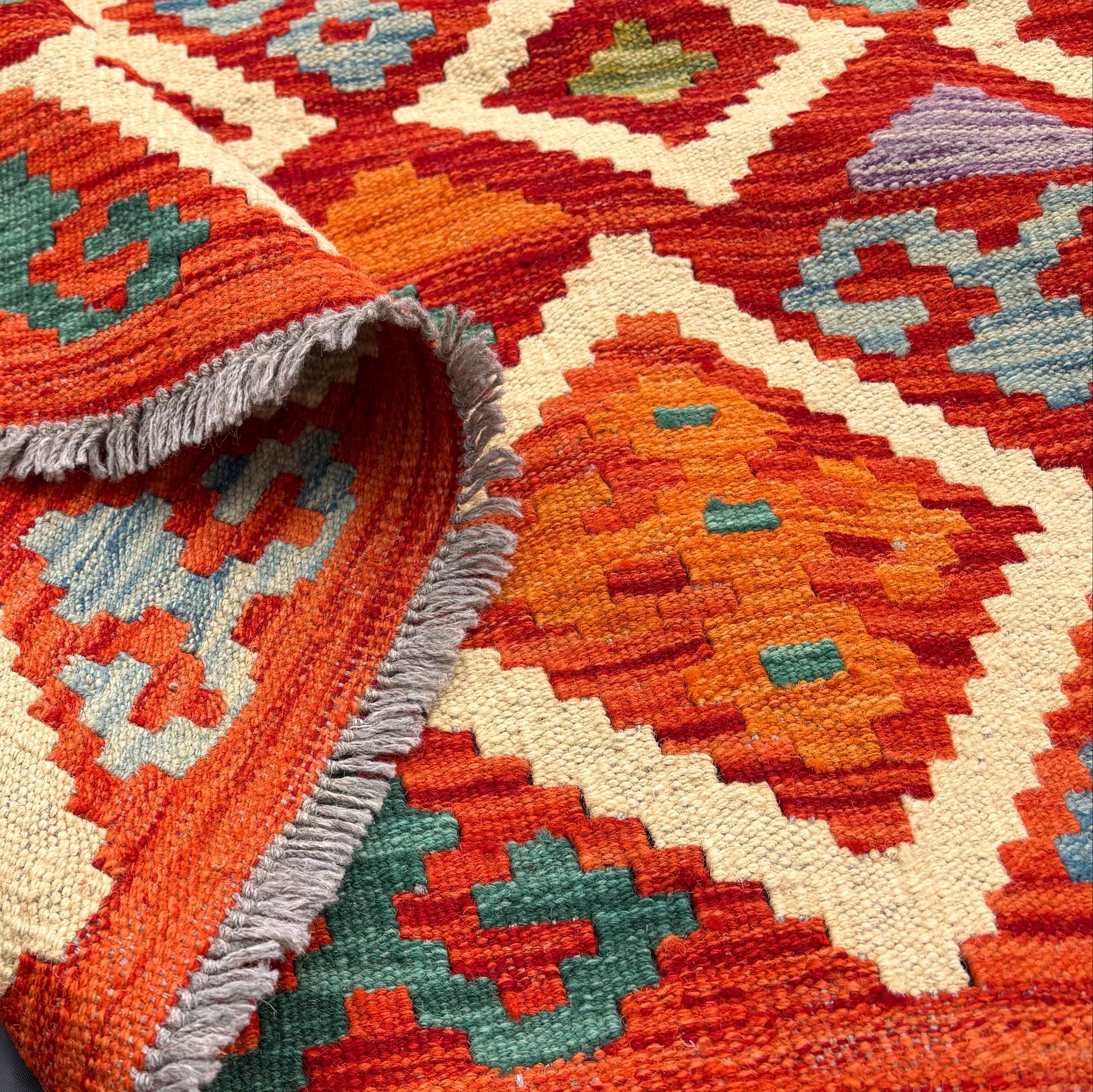 Close-up of flatweave texture and colour abrash
